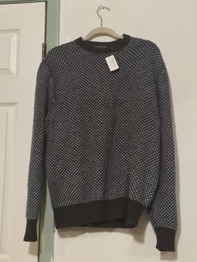 Neiman Marcus Navy & Gray Patterned Crewneck Sweater